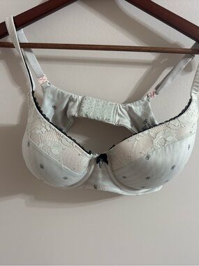 Victoria's Secret Light Blue Lace Underwire Bra with Black Trim